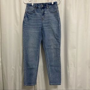 american eagle curvy mom jeans